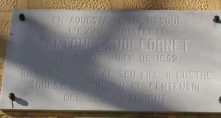 Placa de 1952 al Mas de la Calderera